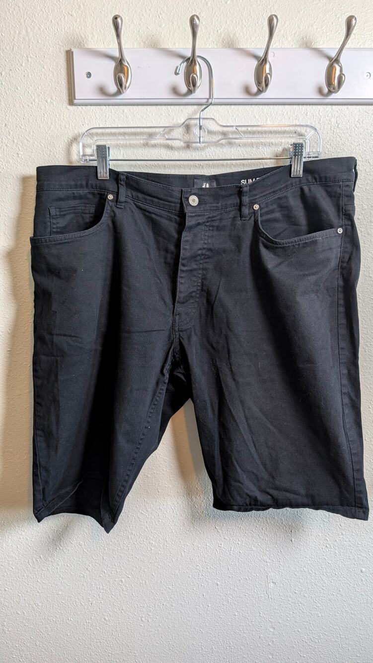 H & M Slim Fit Men's shorts size 36